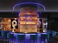 TruCurve Bar in TruColor RGBTW